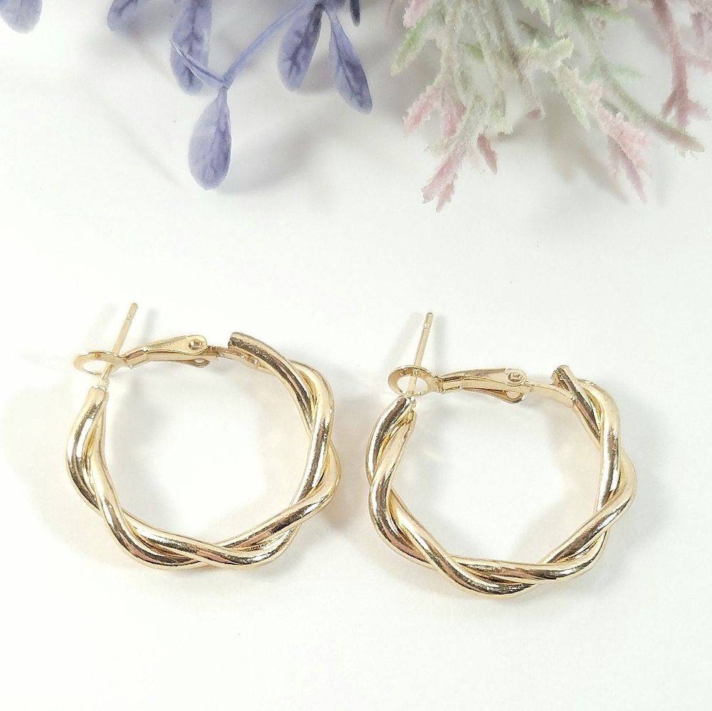 Gold Tone Twist Rope Double Hoop Earrings Modern Hoops - Picture 3 of 6